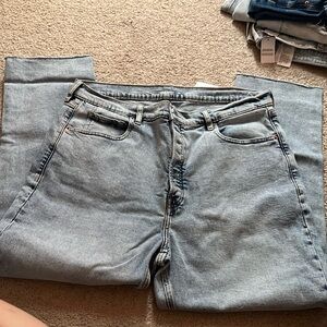 Brand new Old Navy sky-high straight jeans - size 18